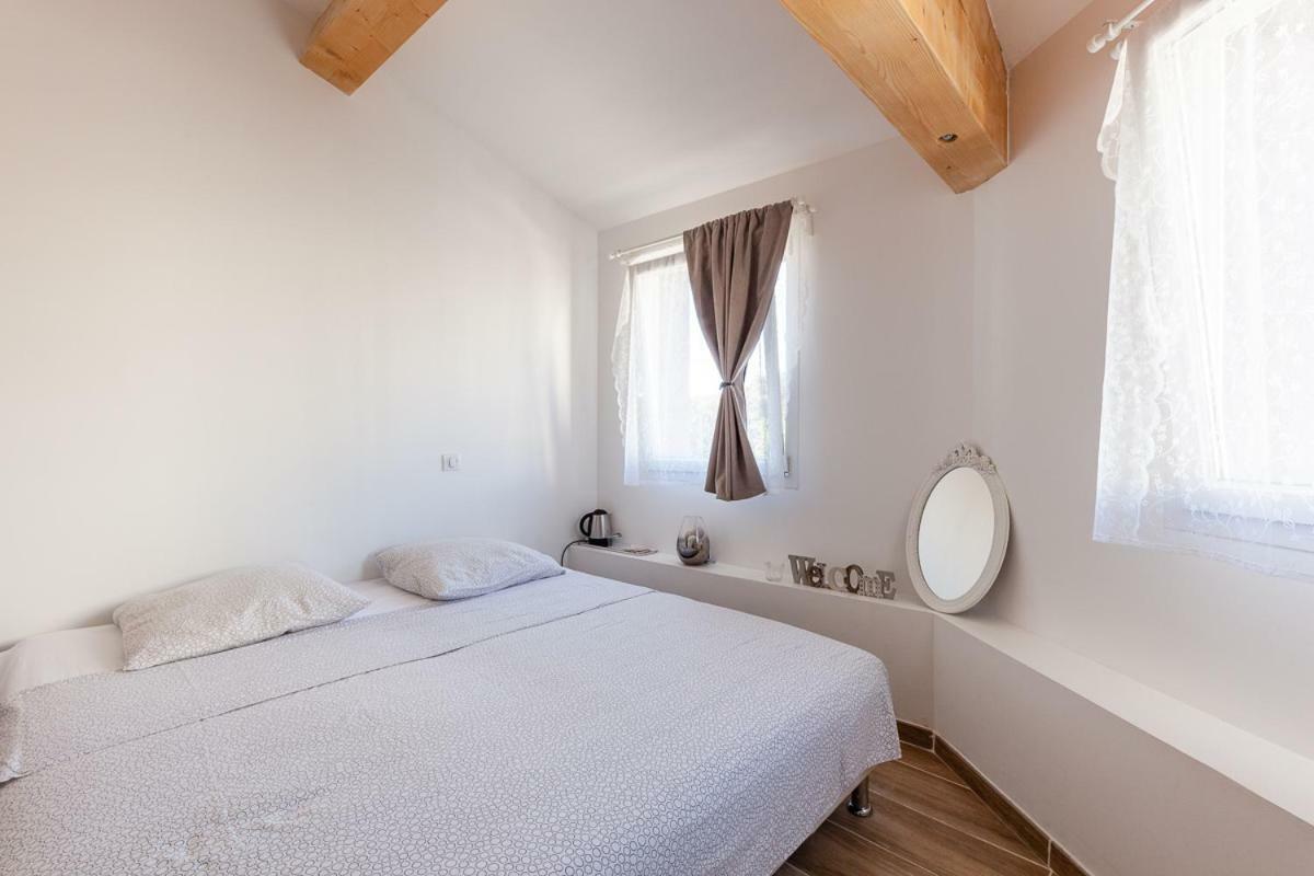 Alpinias Bed And Breakfast Marsiglia Esterno foto